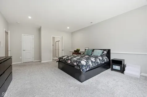 227 Oakhurst Way Westfield IN 46074