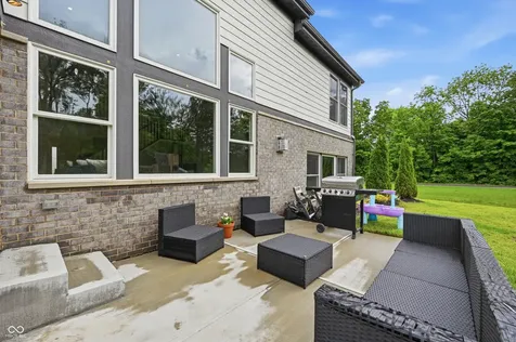 227 Oakhurst Way Westfield IN 46074