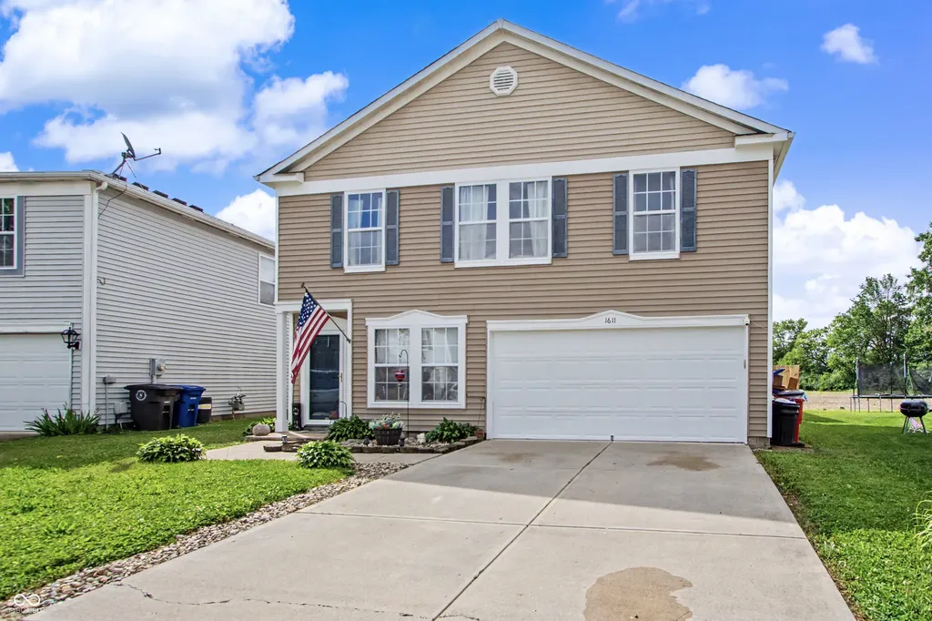 1611 Carriage Circle Shelbyville IN 46176