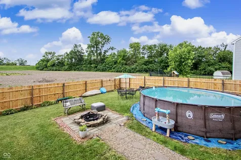 1611 Carriage Circle Shelbyville IN 46176