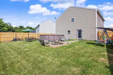 1611 Carriage Circle Shelbyville IN 46176
