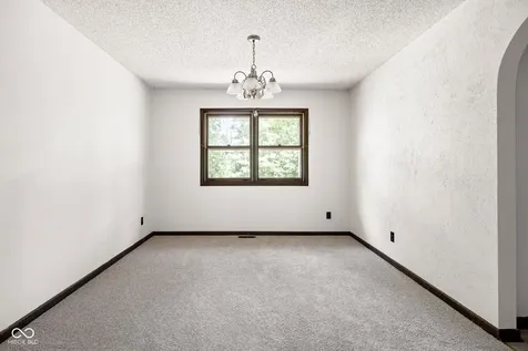 1186 S 200 E Kokomo IN 46902