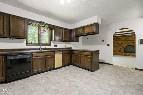 1186 S 200 E Kokomo IN 46902
