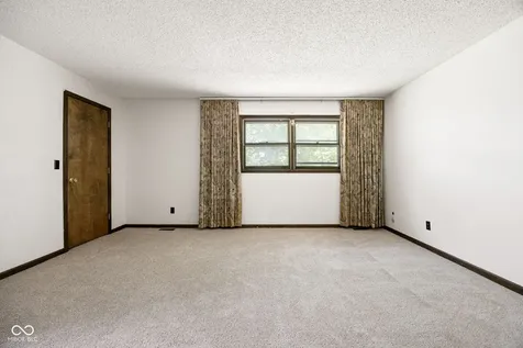 1186 S 200 E Kokomo IN 46902