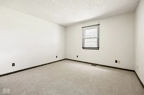 1186 S 200 E Kokomo IN 46902