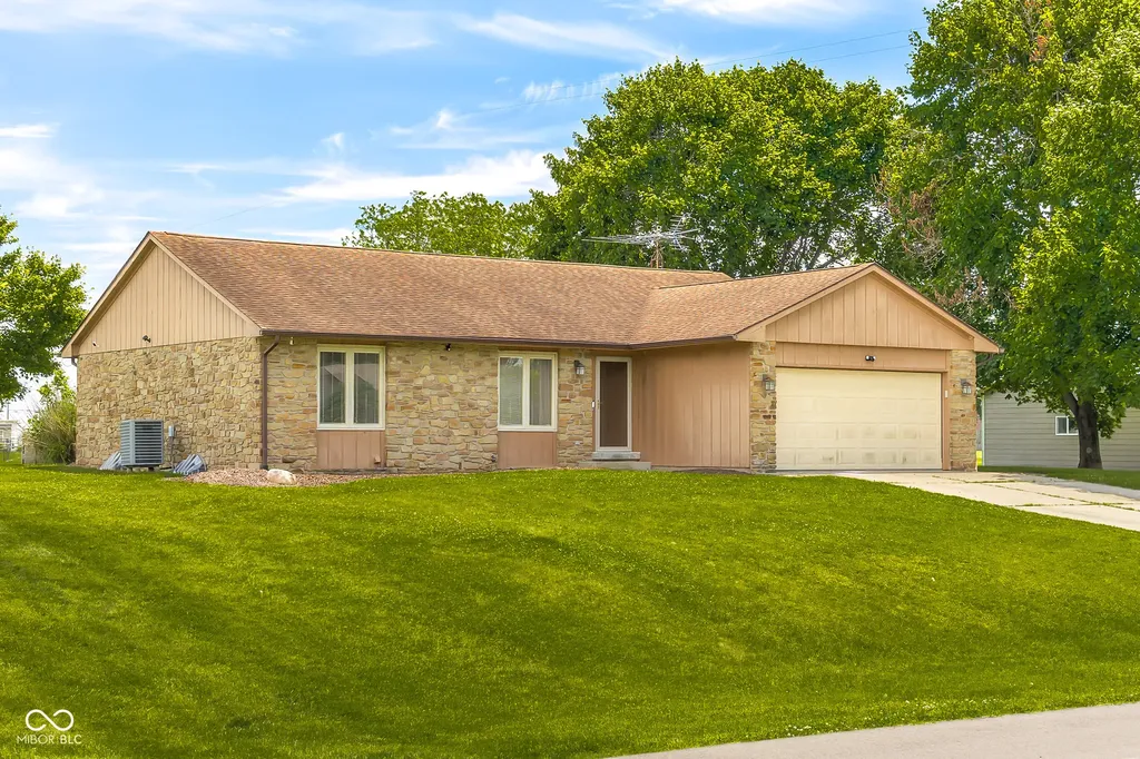 13041 River Grove Drive Columbus IN 47203