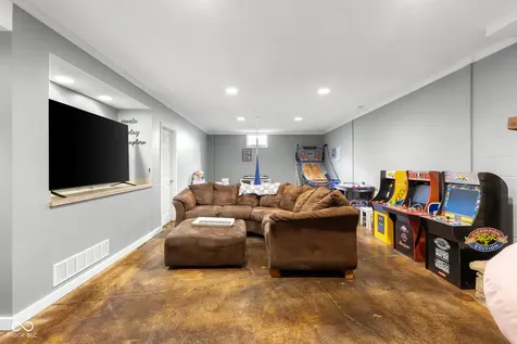 13041 River Grove Drive Columbus IN 47203