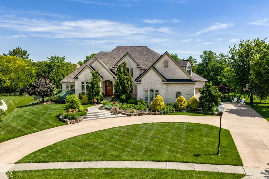 10761 English Oaks Drive Carmel IN 46032