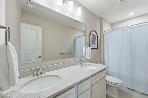 5350 Oak Knoll Drive Whitestown IN 46075