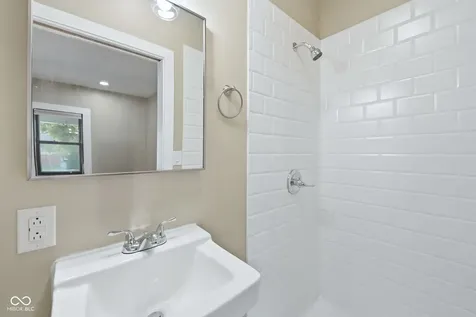 274 N Mount Street Indianapolis IN 46222