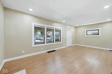 274 N Mount Street Indianapolis IN 46222