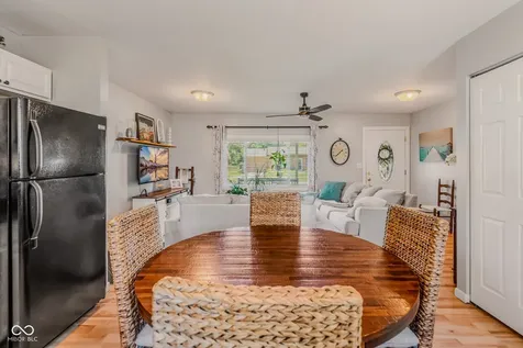 2216 Dawnshire Drive Columbus IN 47203