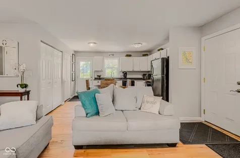 2216 Dawnshire Drive Columbus IN 47203