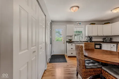 2216 Dawnshire Drive Columbus IN 47203