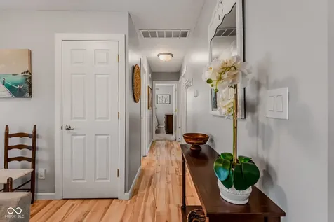2216 Dawnshire Drive Columbus IN 47203