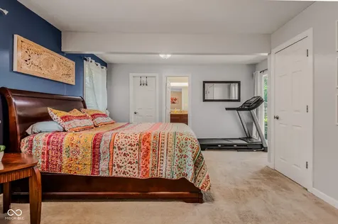 2216 Dawnshire Drive Columbus IN 47203