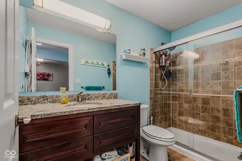 2216 Dawnshire Drive Columbus IN 47203
