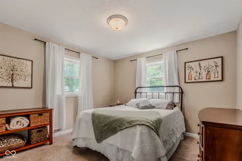 2216 Dawnshire Drive Columbus IN 47203