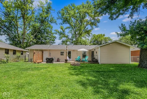 2216 Dawnshire Drive Columbus IN 47203