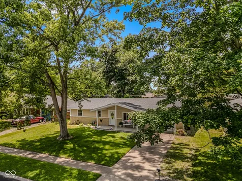 2216 Dawnshire Drive Columbus IN 47203