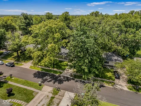 2216 Dawnshire Drive Columbus IN 47203