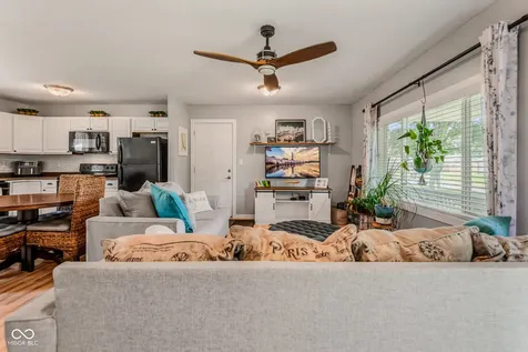2216 Dawnshire Drive Columbus IN 47203