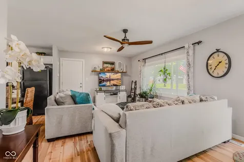 2216 Dawnshire Drive Columbus IN 47203