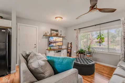 2216 Dawnshire Drive Columbus IN 47203