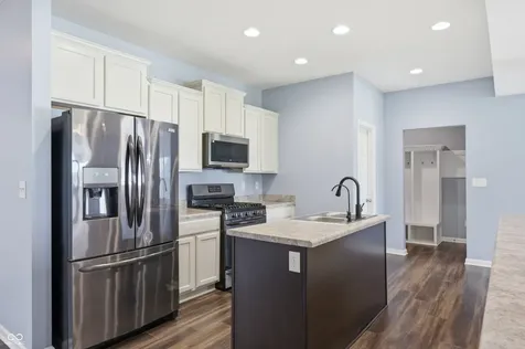 5986 Meadowview Drive Whitestown IN 46075