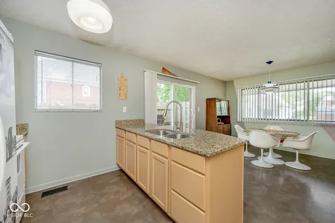 828 Cottage Avenue Indianapolis IN 46203