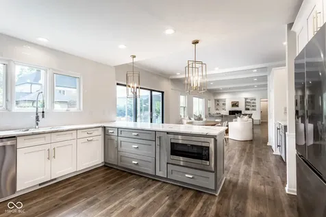 9512 Holliday Circle Indianapolis IN 46260