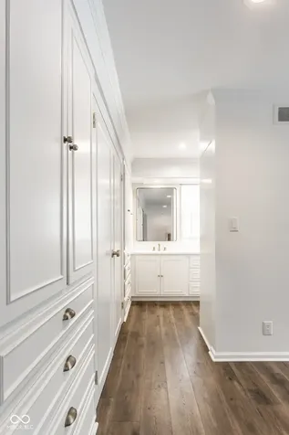 9512 Holliday Circle Indianapolis IN 46260