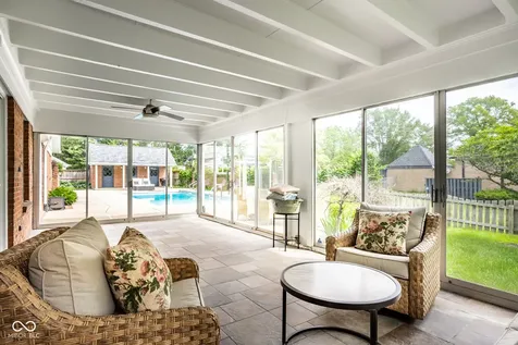 9512 Holliday Circle Indianapolis IN 46260
