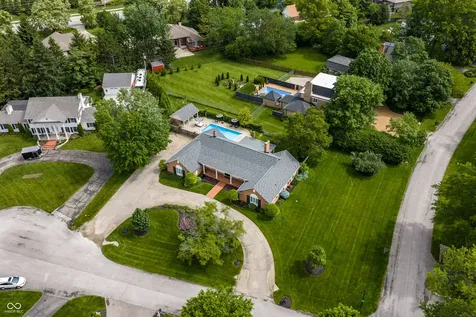 9512 Holliday Circle Indianapolis IN 46260