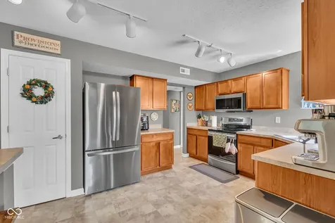 1283 Yellowstone Way Franklin IN 46131