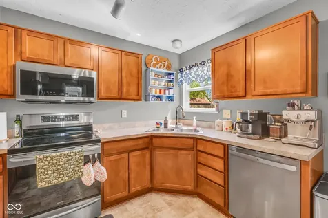 1283 Yellowstone Way Franklin IN 46131