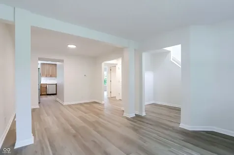 12409 Crystal Pointe Circle Indianapolis IN 46236