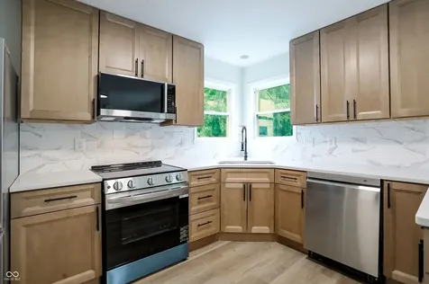 12409 Crystal Pointe Circle Indianapolis IN 46236