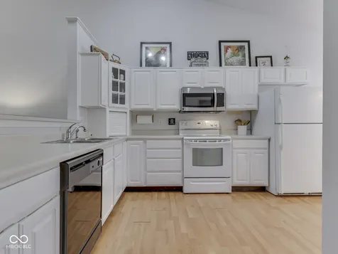 1314 Summerhouse Drive Indianapolis IN 46217