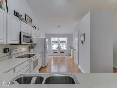 1314 Summerhouse Drive Indianapolis IN 46217