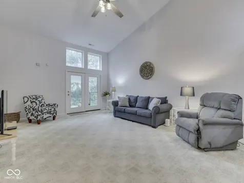 1314 Summerhouse Drive Indianapolis IN 46217