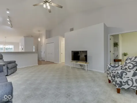 1314 Summerhouse Drive Indianapolis IN 46217