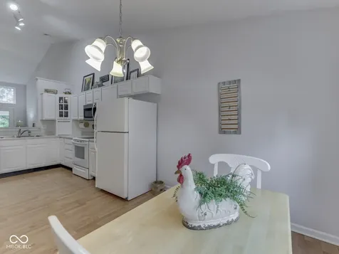 1314 Summerhouse Drive Indianapolis IN 46217