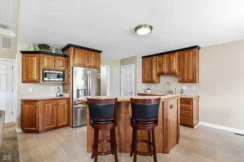 1636 Connemara Road Indianapolis IN 46217