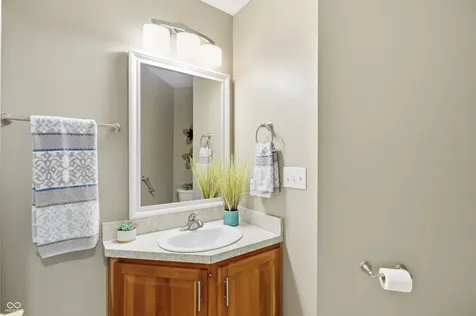 1636 Connemara Road Indianapolis IN 46217