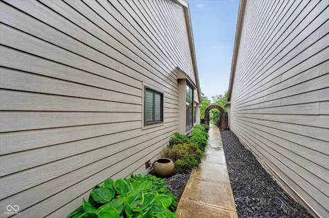 12055 Waterford Lane Carmel IN 46033