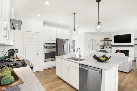 5335 Devonshire Way Mccordsville IN 46055