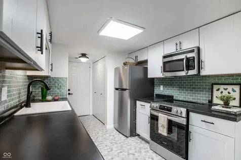 7435 Prairie Lake Drive Indianapolis IN 46256