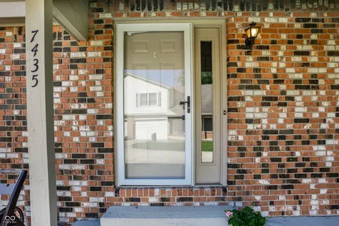 7435 Prairie Lake Drive Indianapolis IN 46256