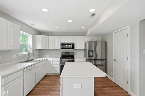 9220 N Coral Reef Road Mccordsville IN 46055